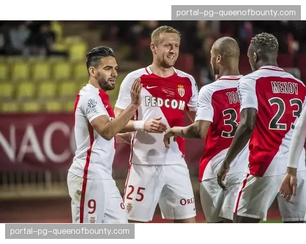 法甲战报:巴黎圣日耳曼客场3-0完胜摩纳哥,提前四轮锁定联赛冠军 法甲战报:巴黎圣日耳曼客场3-0完胜摩纳哥,提前四轮锁定联赛冠军